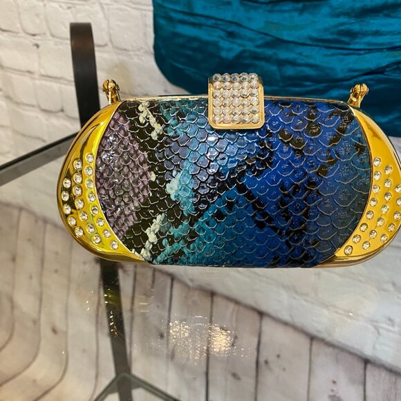 BCBG XS Party Dress Combo with High Heel Pump and Clutch - Picture 3 of 13